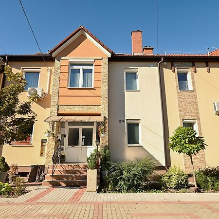 Bellavista 1 Apartman Егер Екстериор снимка