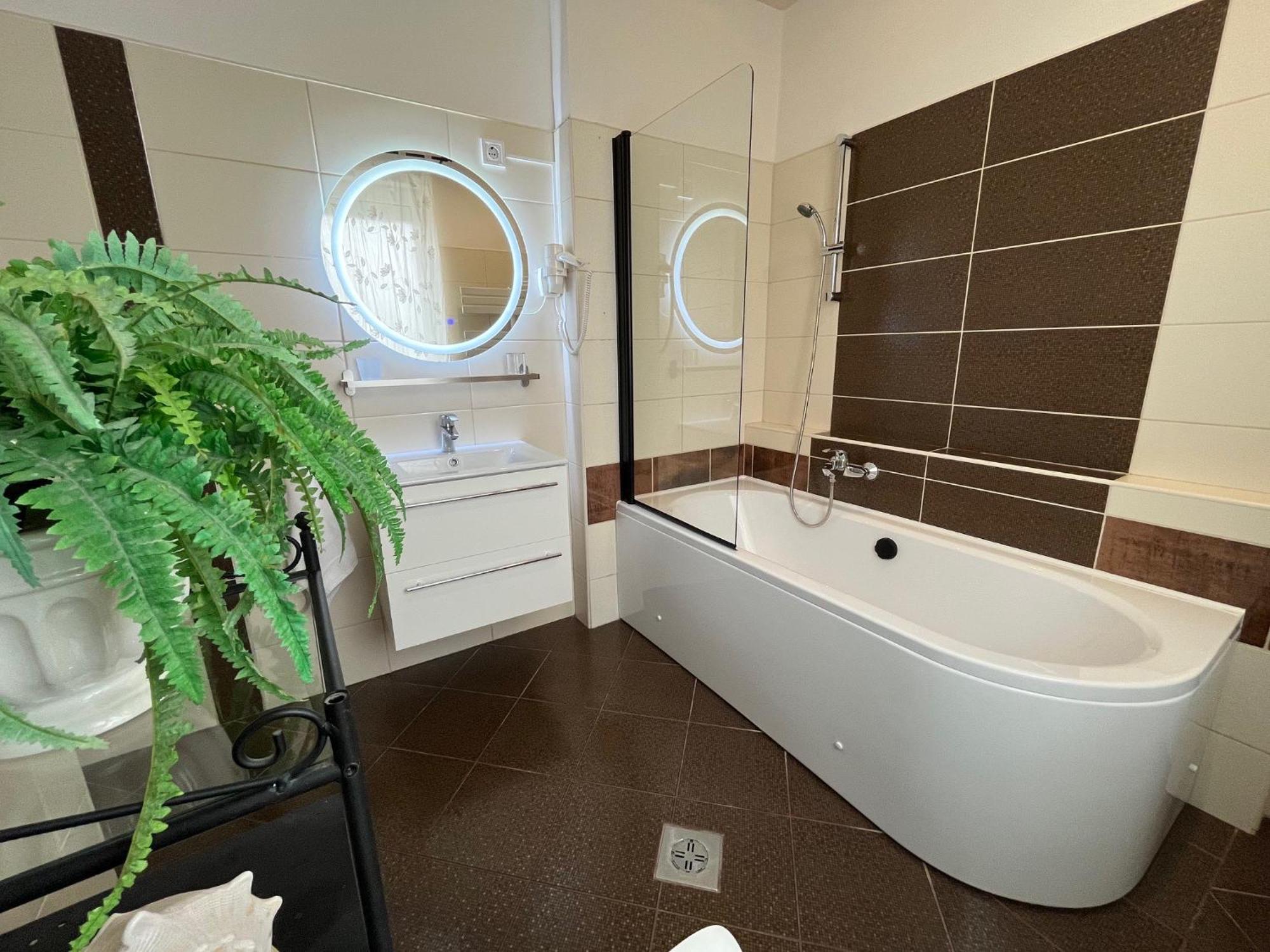 Bellavista 1 Apartman Егер Екстериор снимка