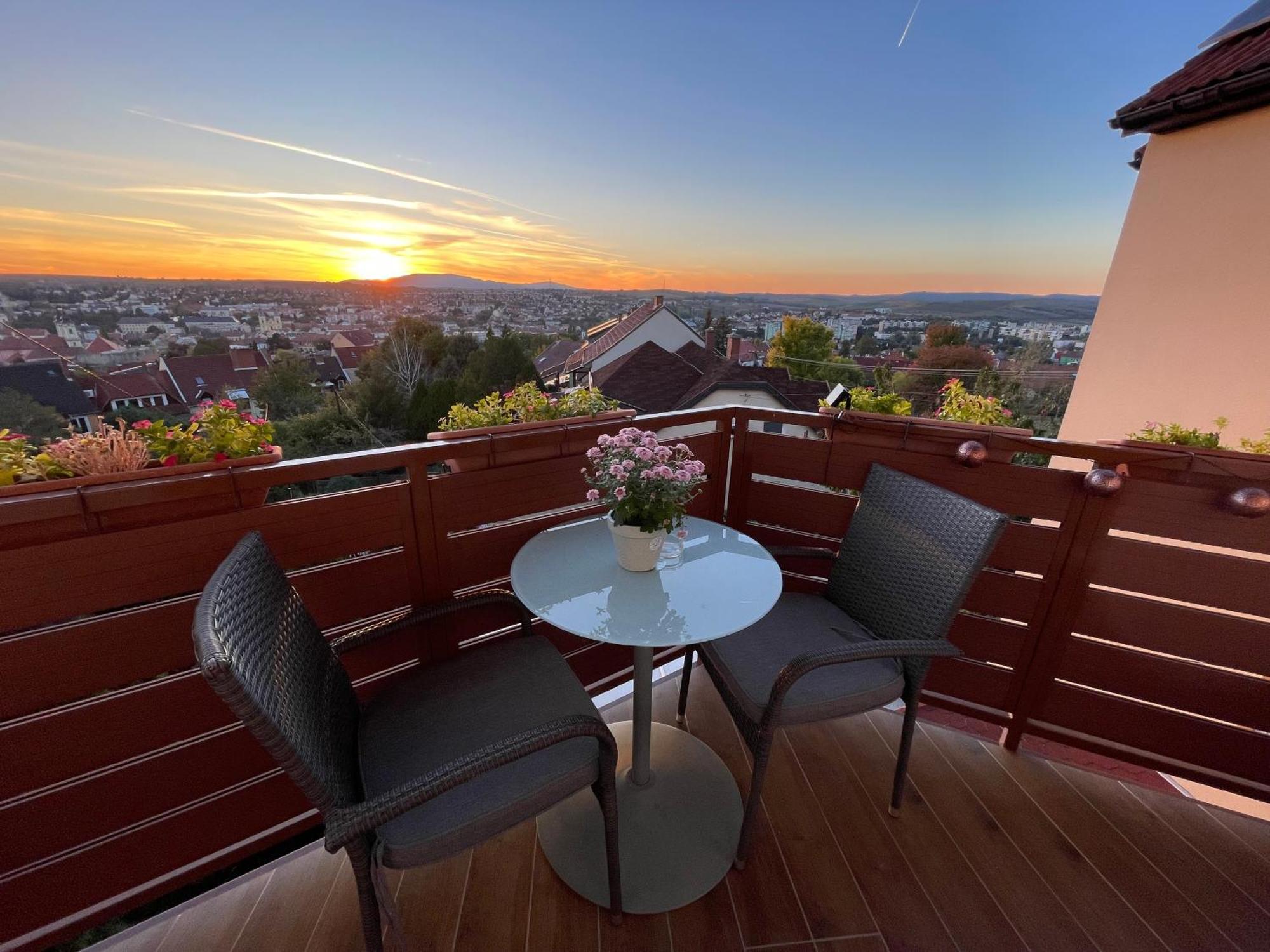 Bellavista 1 Apartman Егер Екстериор снимка