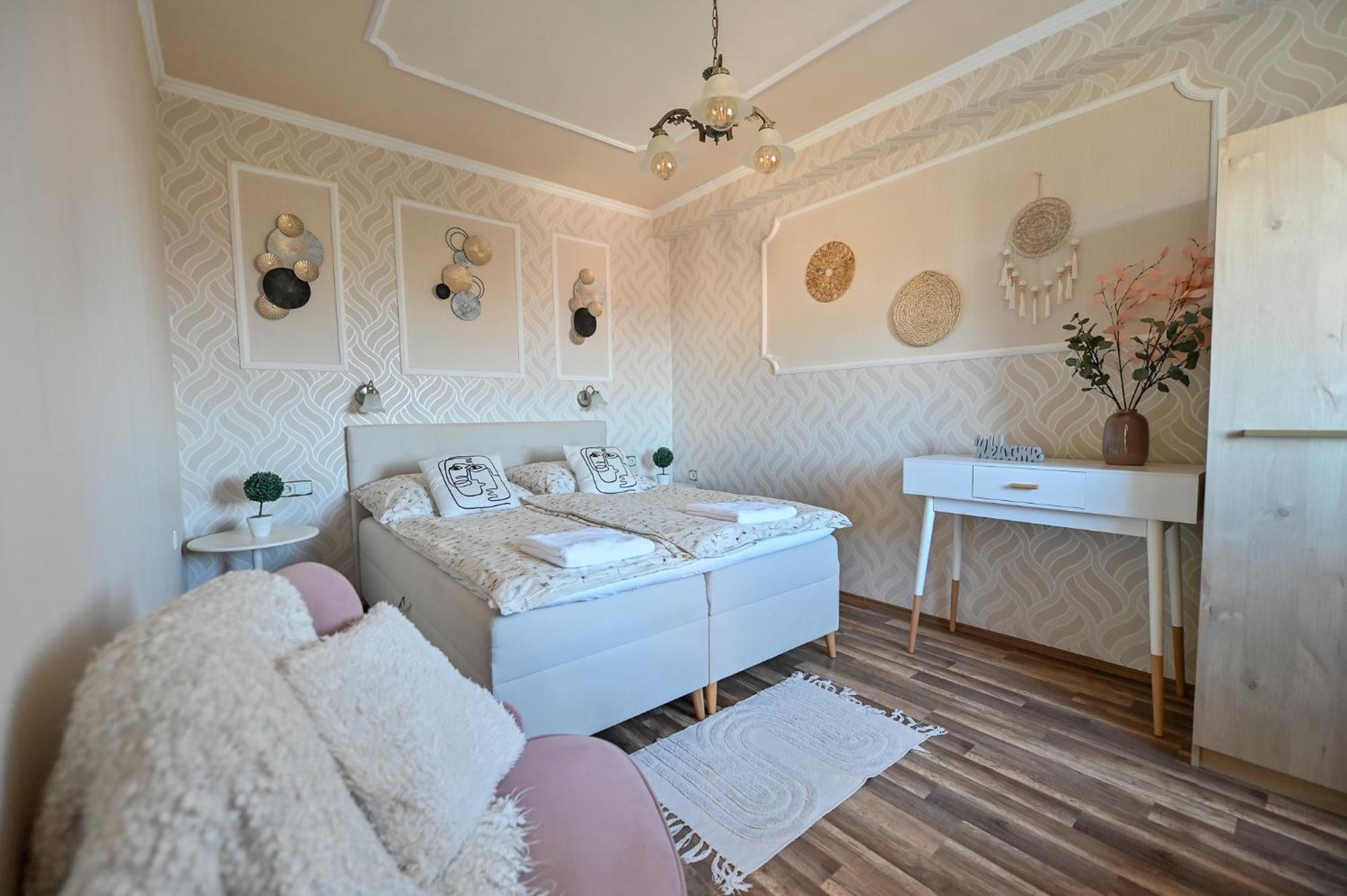 Bellavista 1 Apartman Егер Екстериор снимка