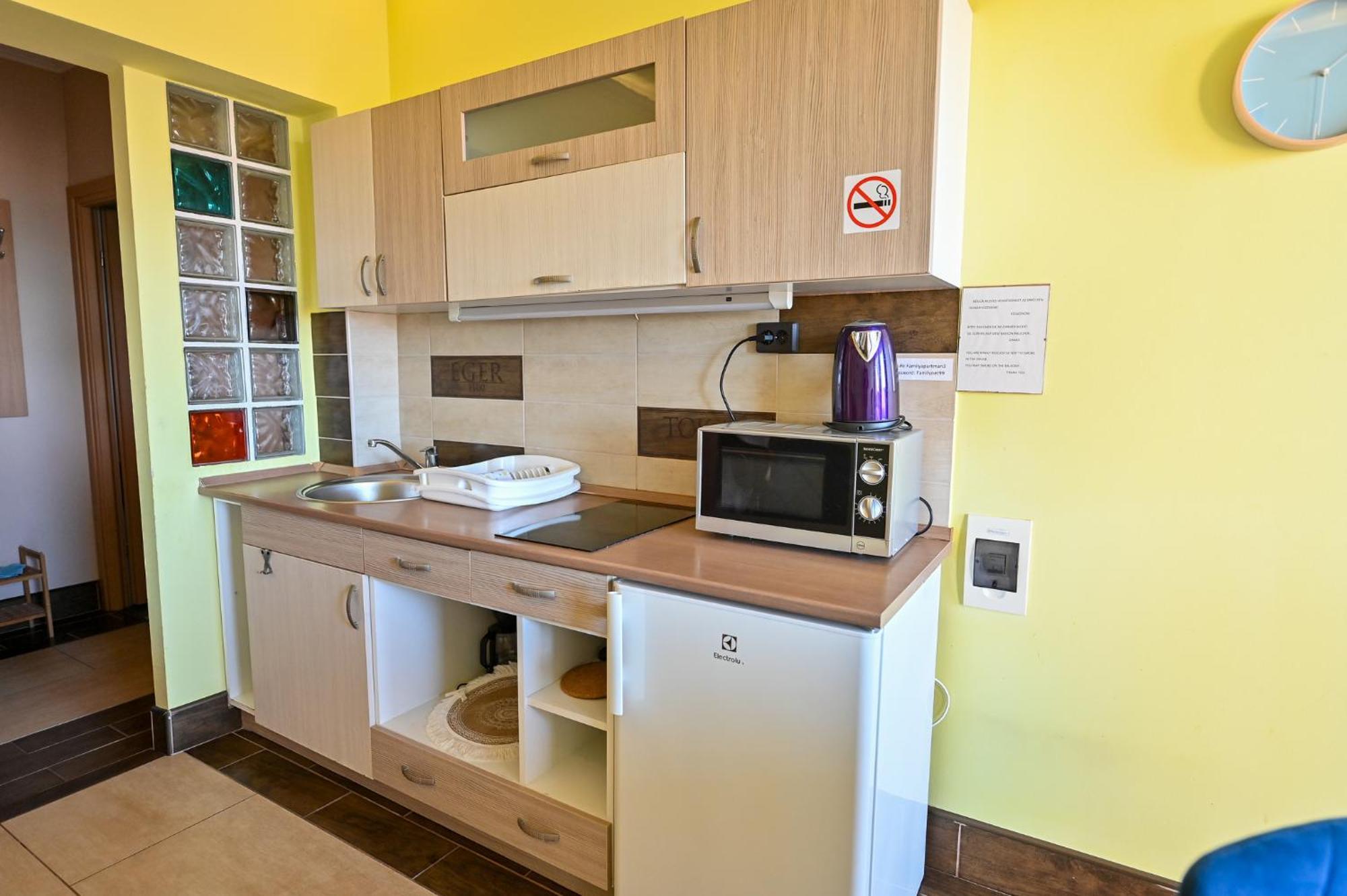 Bellavista 1 Apartman Егер Екстериор снимка