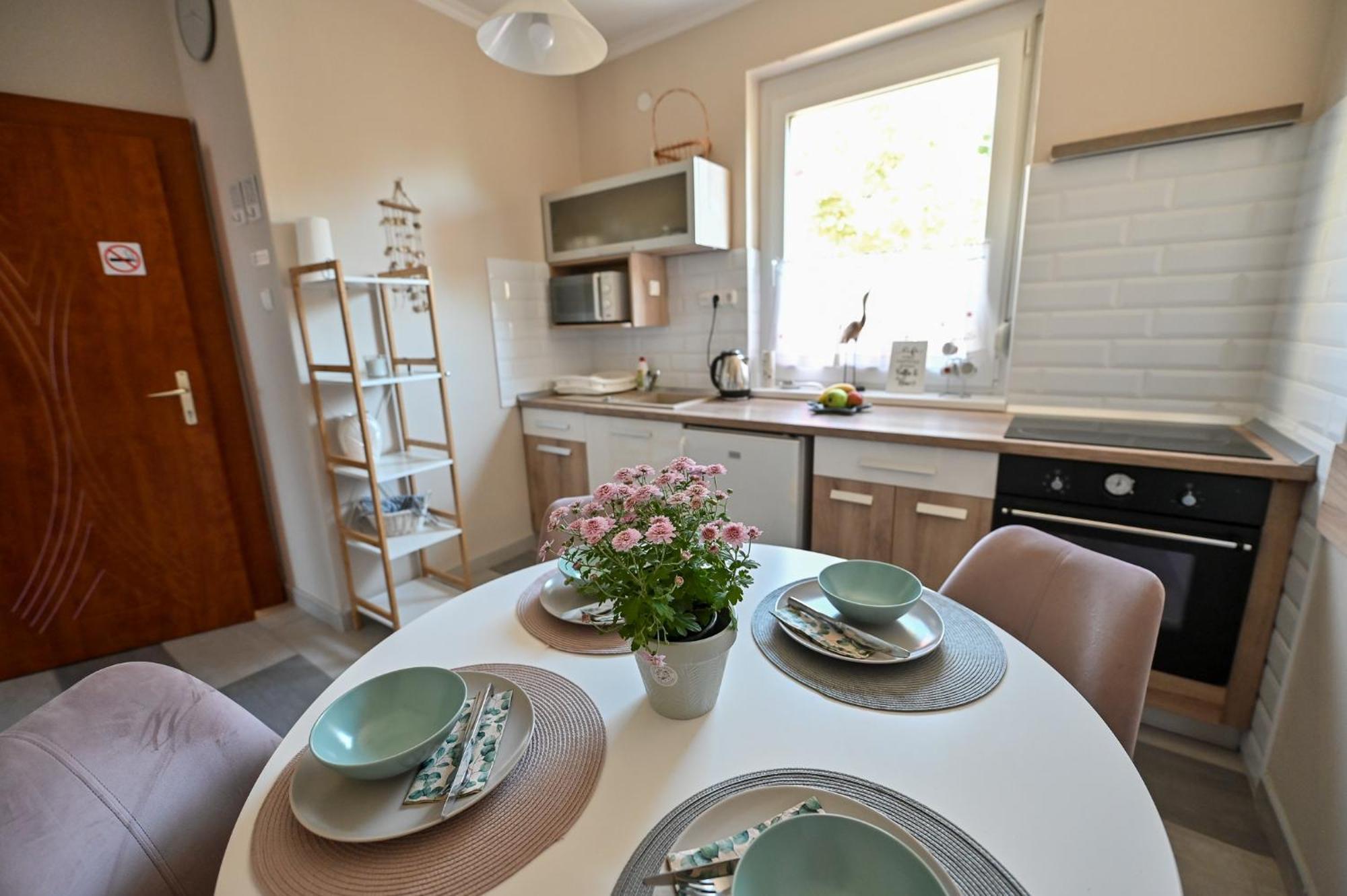 Bellavista 1 Apartman Егер Екстериор снимка